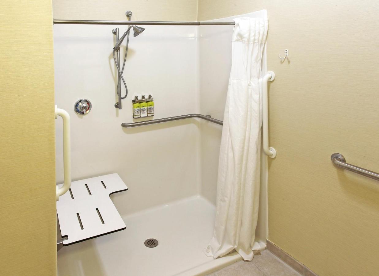 Holiday Inn Express & Suites - Sharon-Hermitage By Ihg West Middlesex Εξωτερικό φωτογραφία