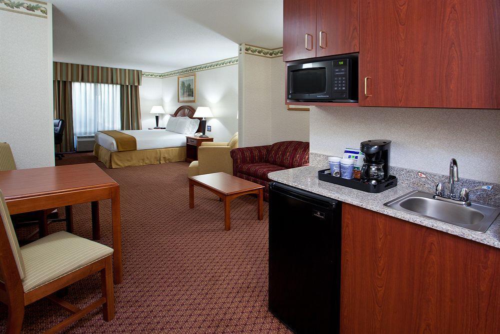 Holiday Inn Express & Suites - Sharon-Hermitage By Ihg West Middlesex Εξωτερικό φωτογραφία