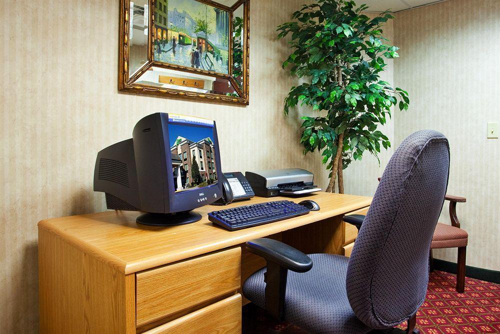 Holiday Inn Express & Suites - Sharon-Hermitage By Ihg West Middlesex Εξωτερικό φωτογραφία