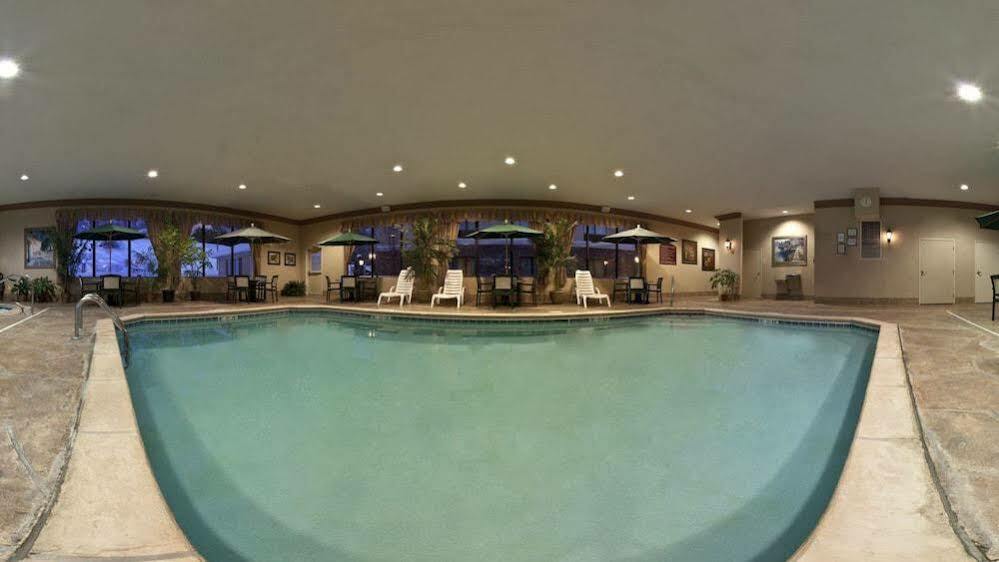 Holiday Inn Express & Suites - Sharon-Hermitage By Ihg West Middlesex Εξωτερικό φωτογραφία